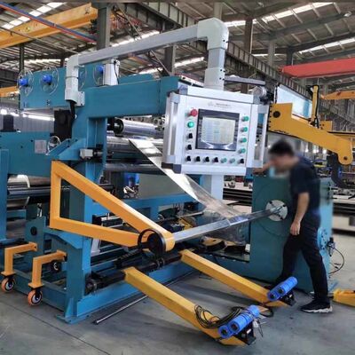 Трансформаторная машина для намотки фольги с мощностью намотки 22 кВт, диапазоном скоростей 0-18 об/мин и 2 комплектами зачистных устройств для прецизионной намотки